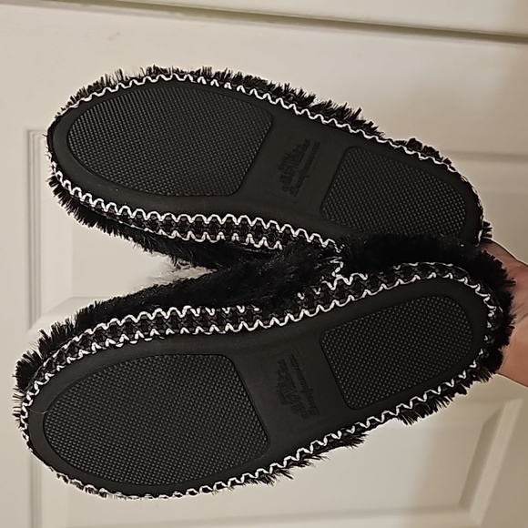 NWT Dearfoam's memory foam black and grey slippers size 5-6 - Picture 7 of 7